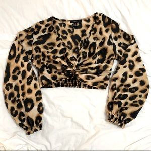 Puff Sleeve Leopard Knot Crop Top!